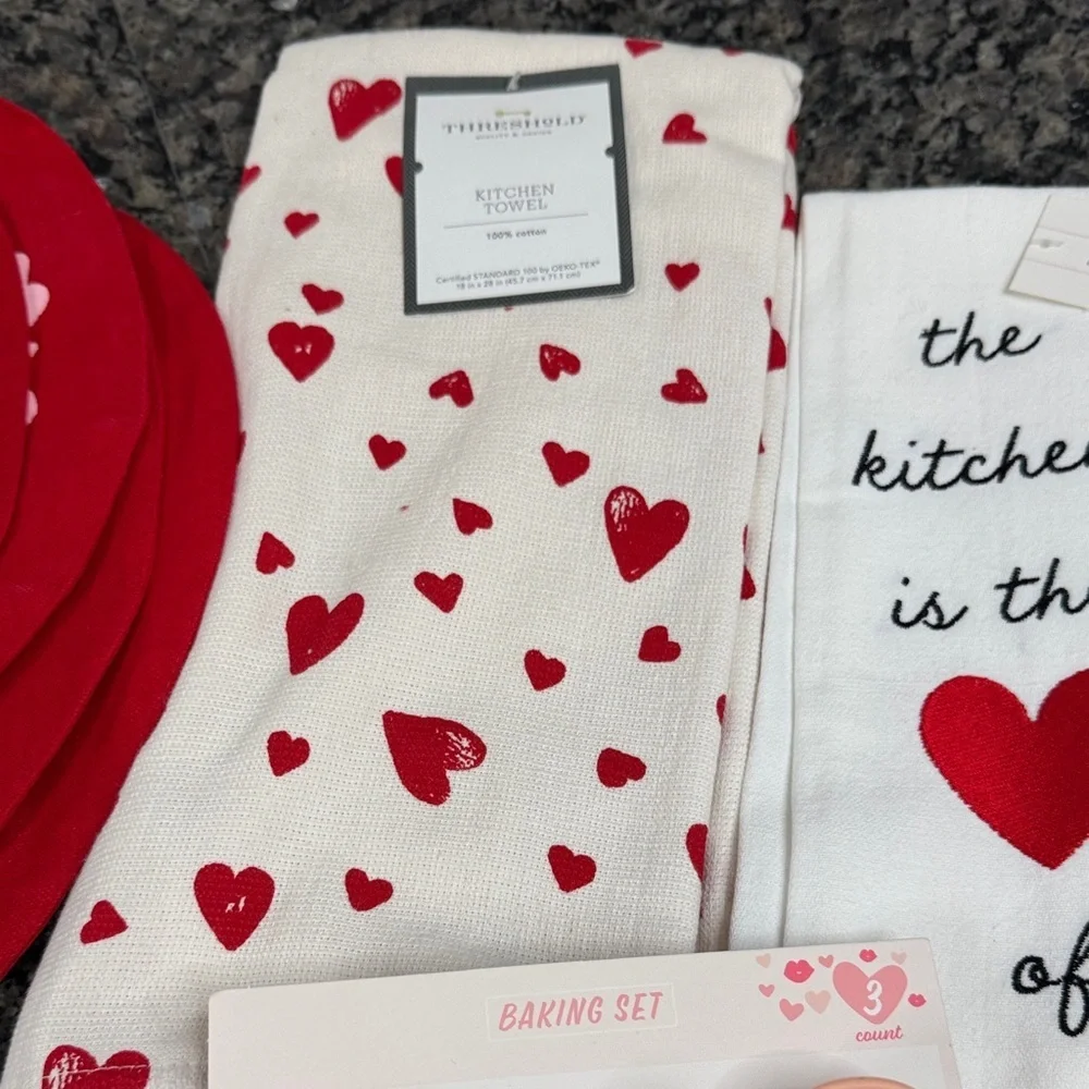 Threshold Valentine’s Day kitchen towels Apron placemats and runner bundle NWT